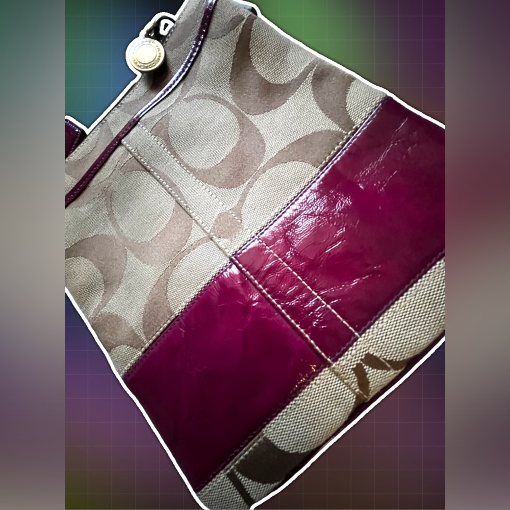 Plum Coach signature crossbody - Picture 4 of 8